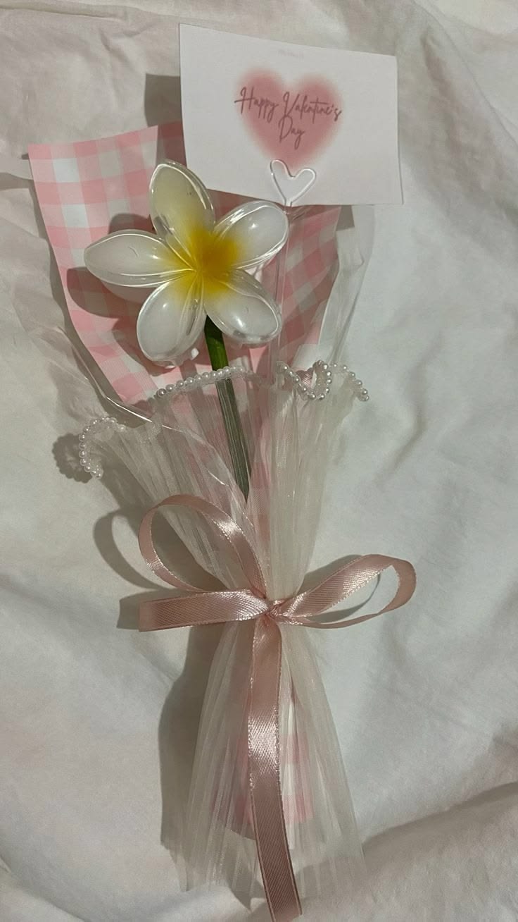 Clawclip letter bouquet.